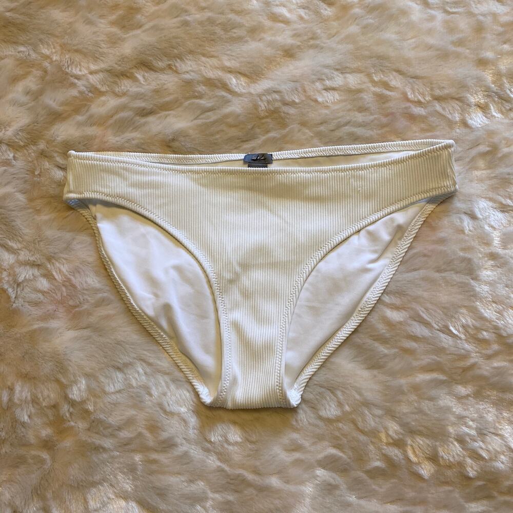 NWT aerie bikini bottom. Size M. White